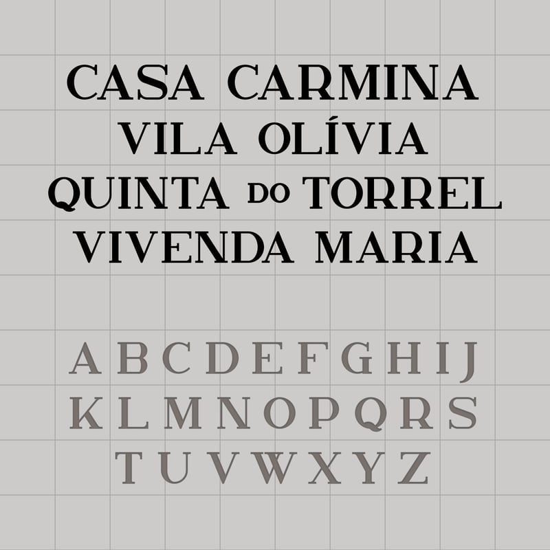 Letras similares às encontradas nos antigos painéis identificativos de casas e de toponímia.